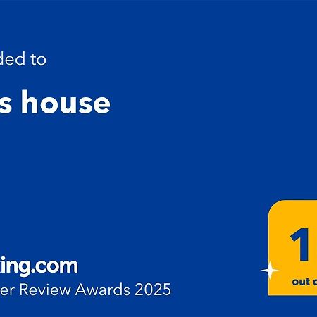 דירות פיומיצ'ינו Ross House מראה חיצוני תמונה