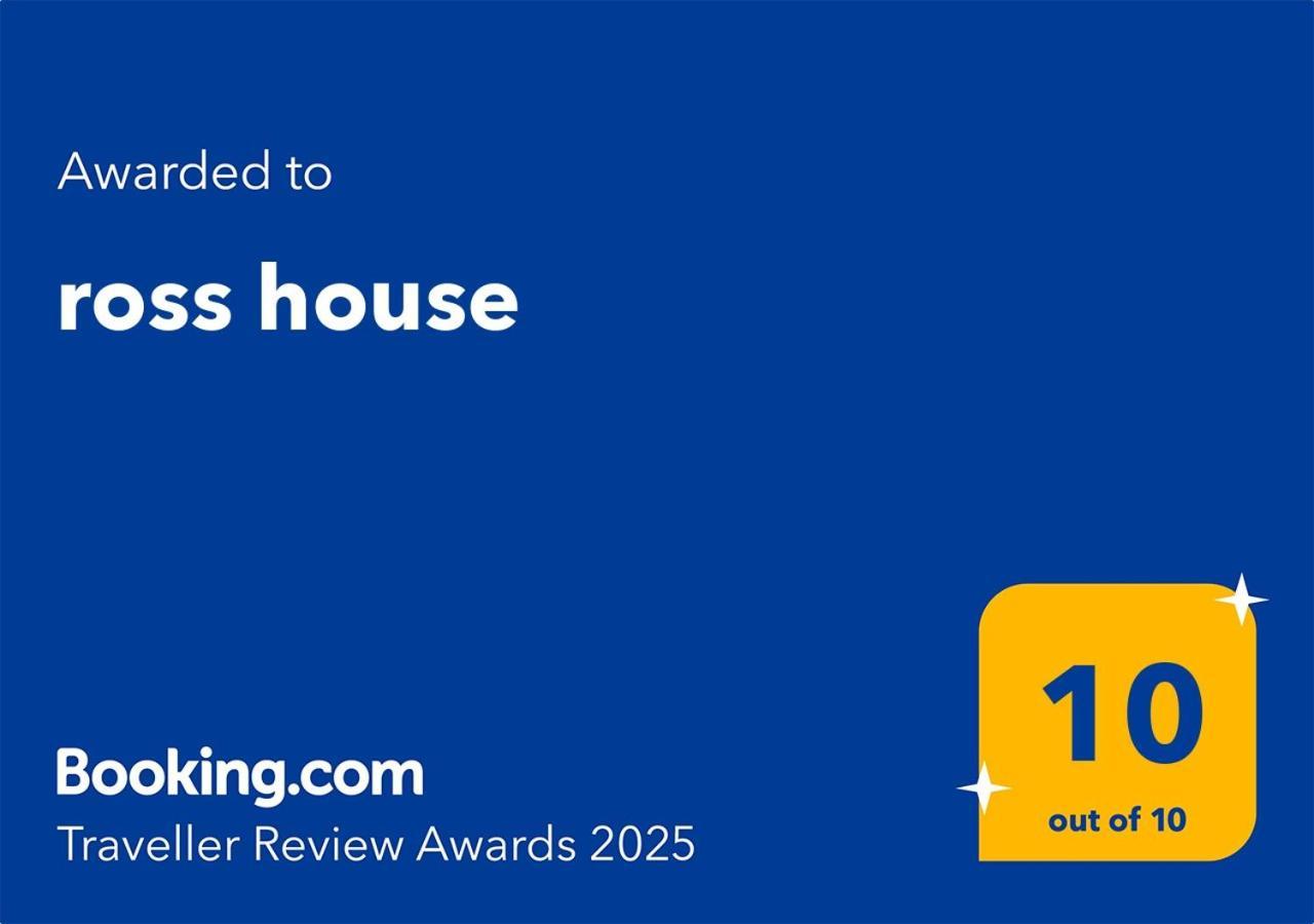 דירות פיומיצ'ינו Ross House מראה חיצוני תמונה